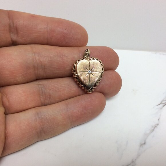 Ladies Vintage 14k Yellow Real Gold Heart Diamond opening Locket Pendant 4.9gr - Picture 4 of 8